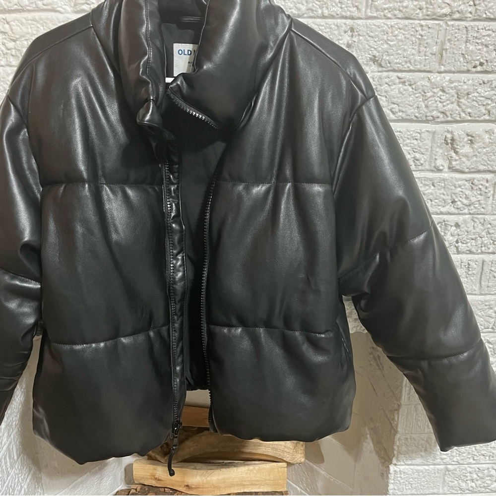 Old Navy Women's Sleek Black Puffer Coat